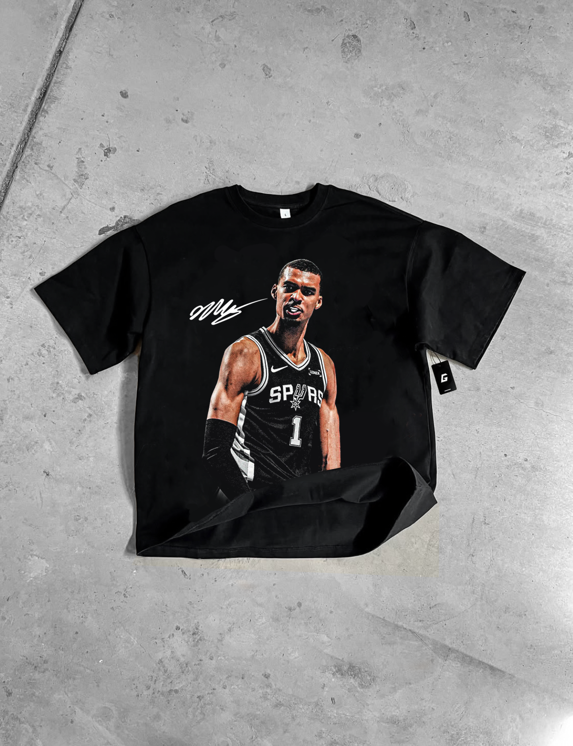 WEMBY "CLUTCH" TEE